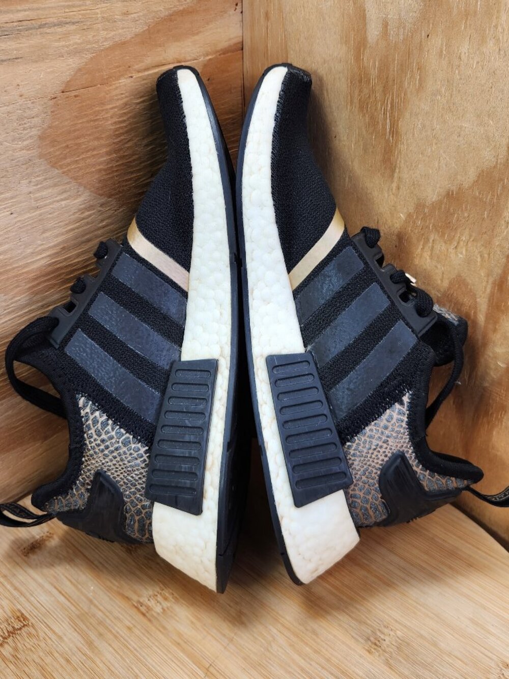 Adidas NMD R1 Womens Black Sneakers Size 7 - Picture 8 of 10